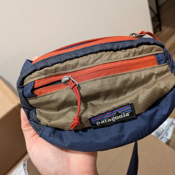 Patagonia  Navy and Tan Belt Bag - Picture 1 of 3